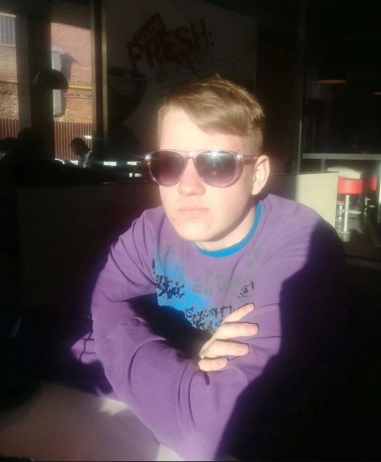  54117884  Alex, 24 ,    