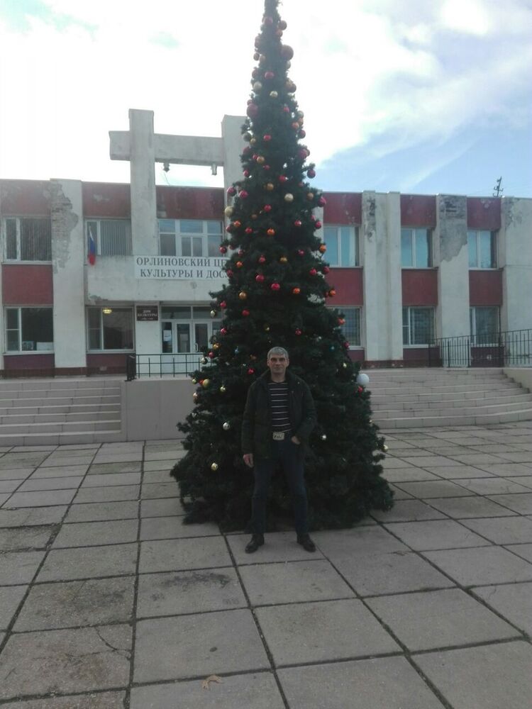  ,   Leon, 47 ,   ,   , c 