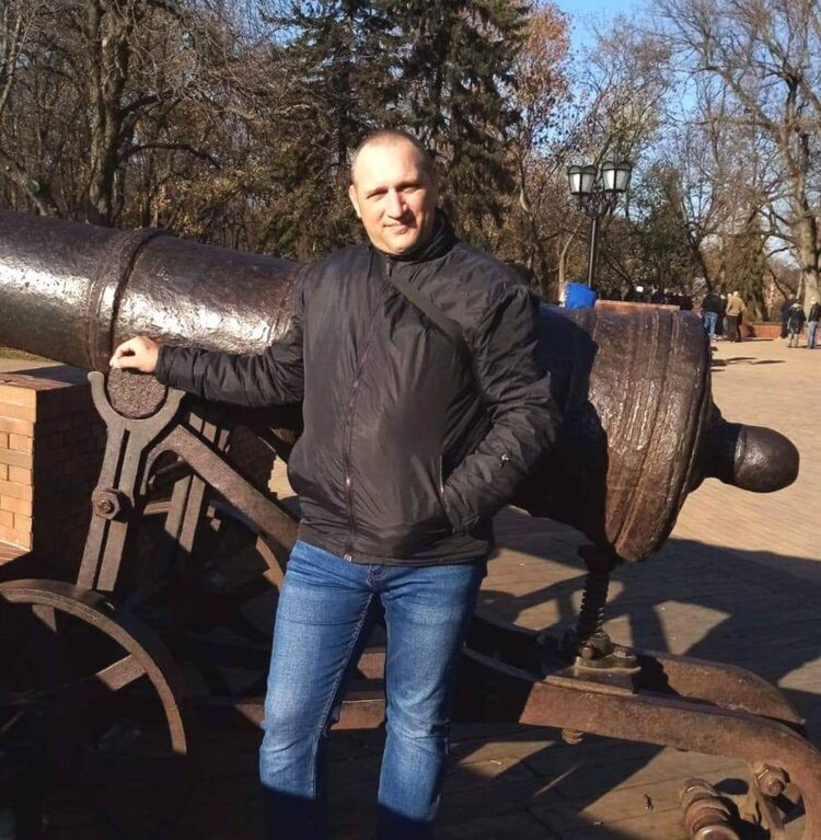 ���� 24372304 ������� ������, 53 ����, ���� ���������� � �����