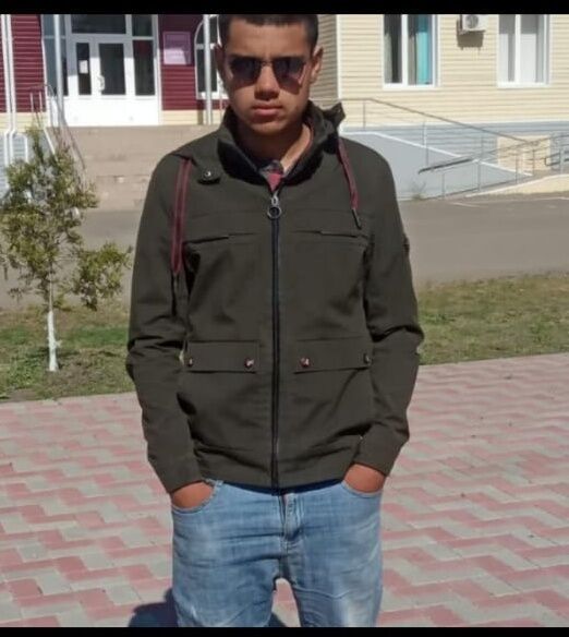  53925824  Aleksei, 20 ,    --