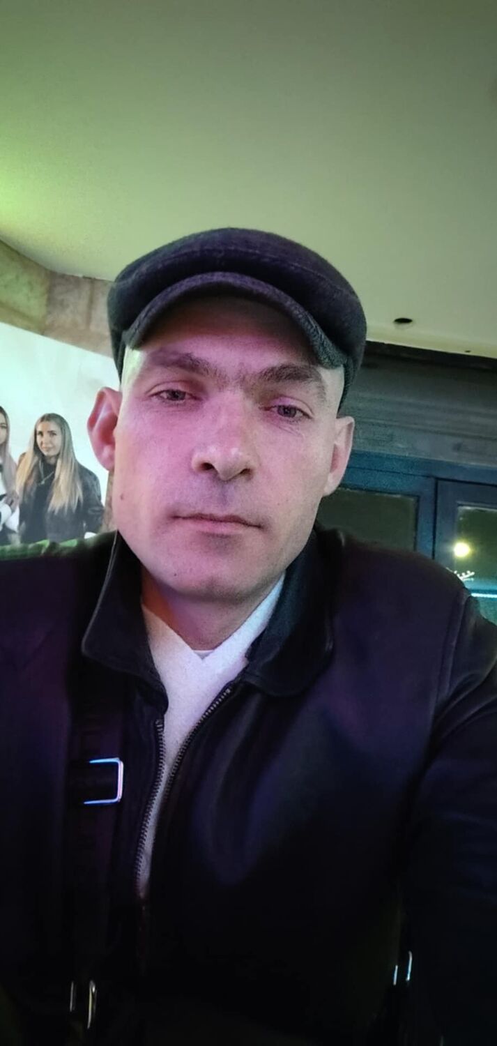  50099844  Dmitri, 37 ,    Fosses