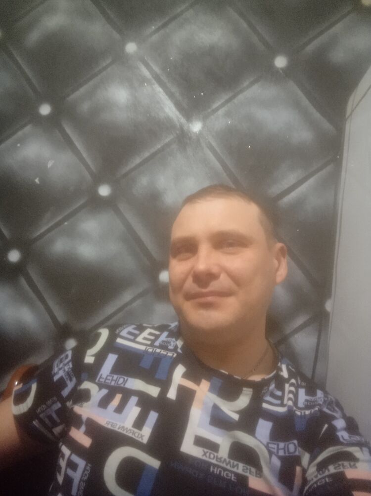  42119684  Anatolji, 41 ,    