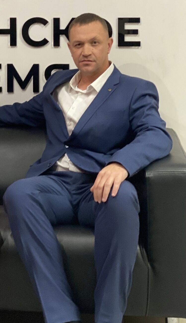  53982574  Alexander, 40 ,    