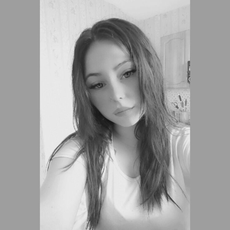  46732114  Ekaterina, 24 ,    