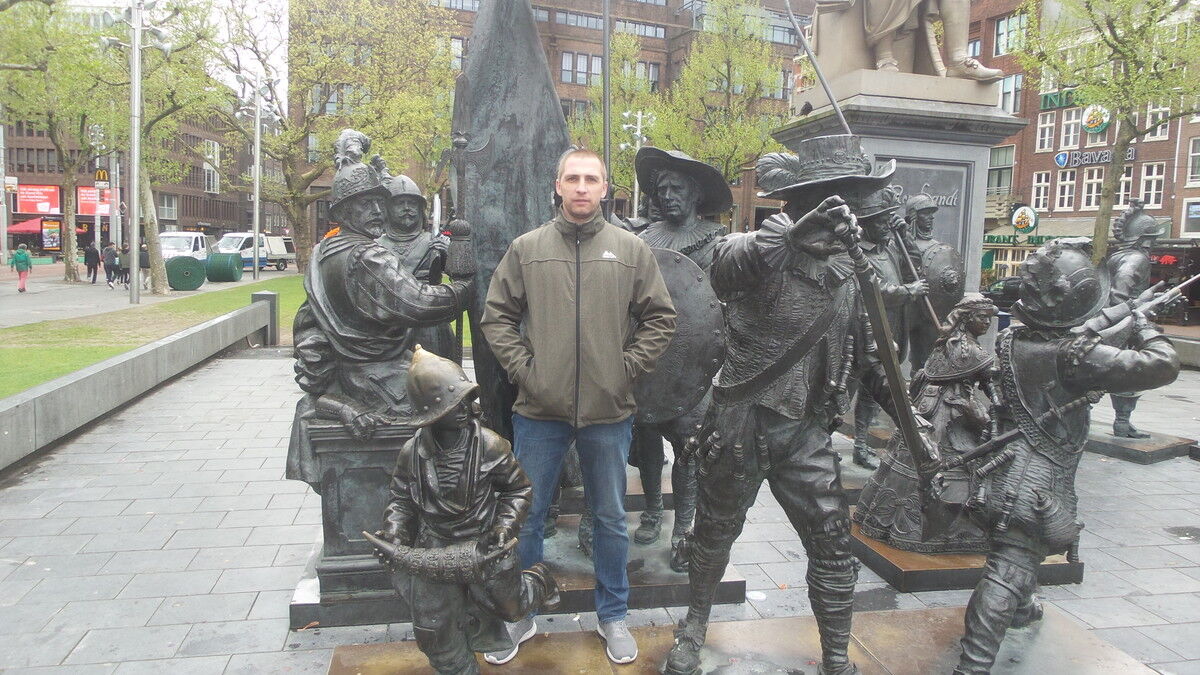  16708234  Andrej, 45 ,    
