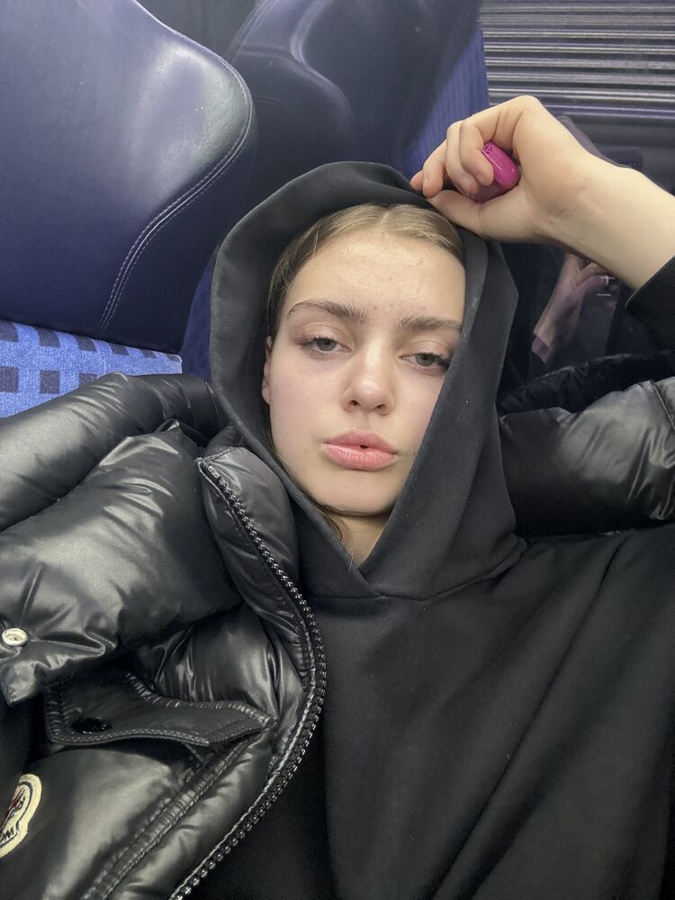  53609154  Anastasia, 18 ,    's-Hertogenbosch