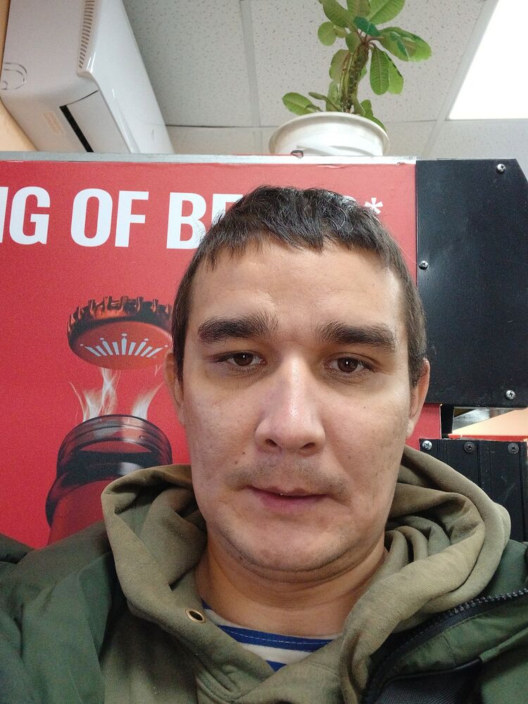  48955314  Martin, 35 ,    