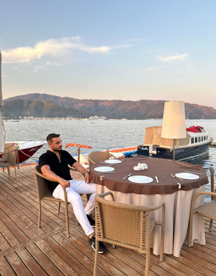  ,   Orhan, 32 ,   ,   
