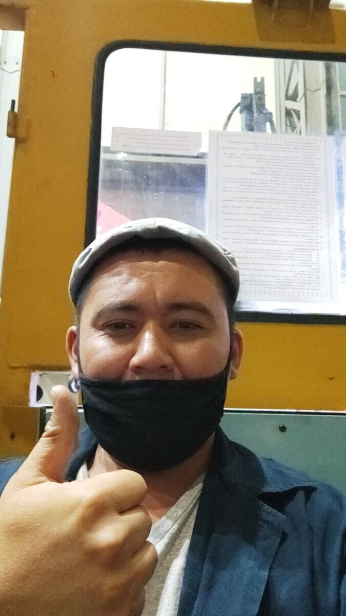  ,   Axli, 37 ,   ,   , c 