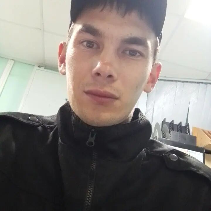  46678004  , 28 ,    