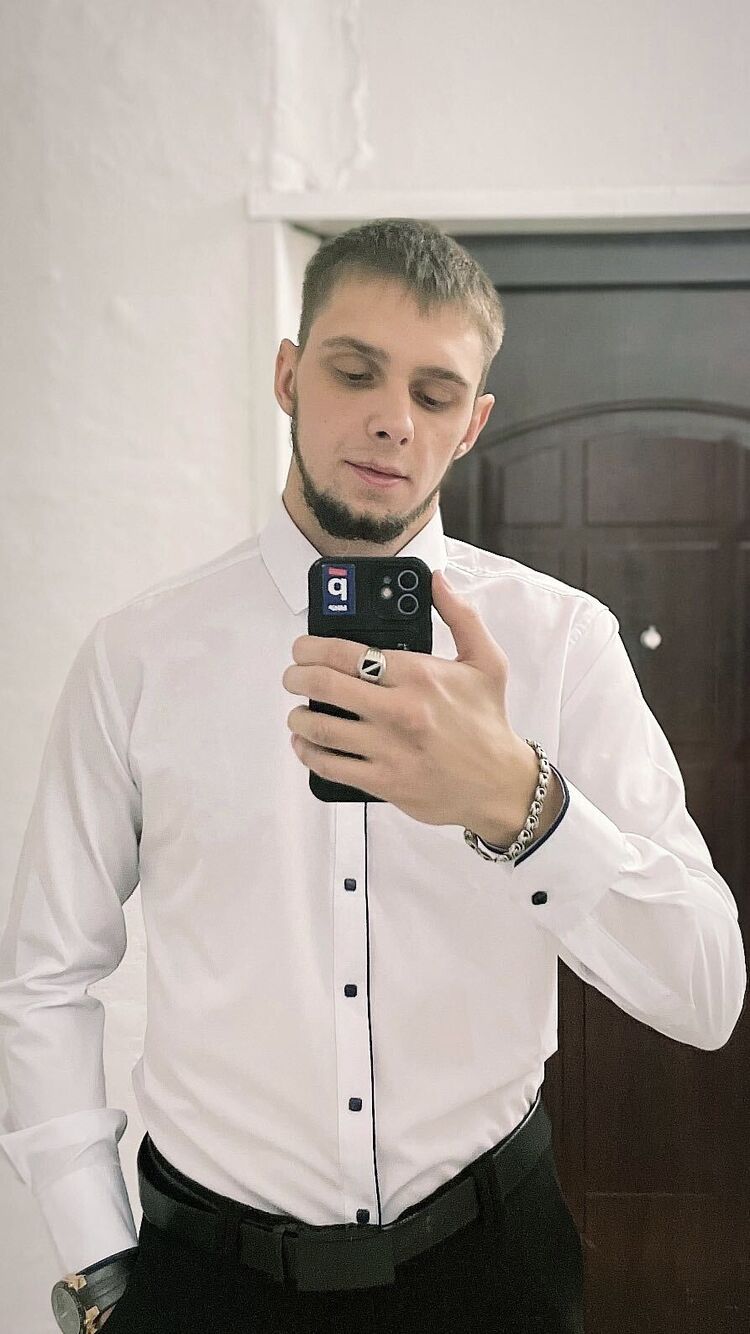  42590124  Vadim, 27 ,    