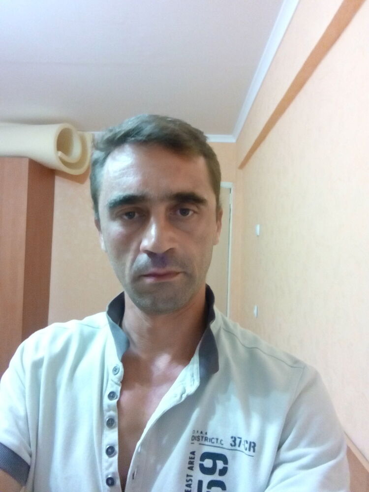  10412904  Vik, 52 ,    