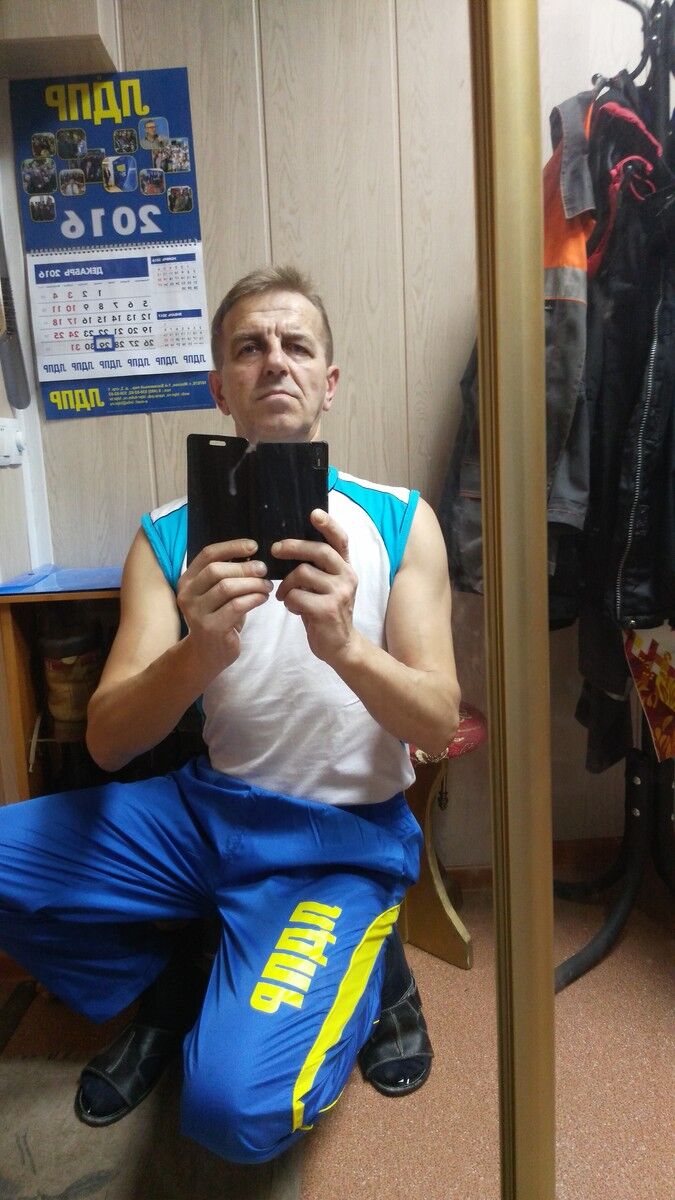  8842774  Sergey, 54 ,    