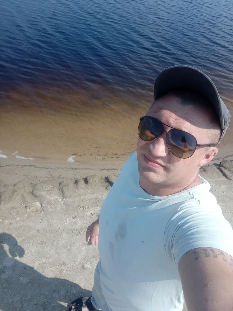  44409234  Igor, 31 ,    