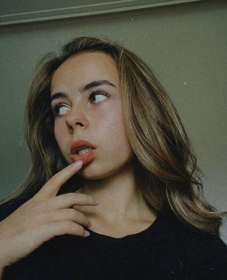  ,   Liza, 23 ,   ,   