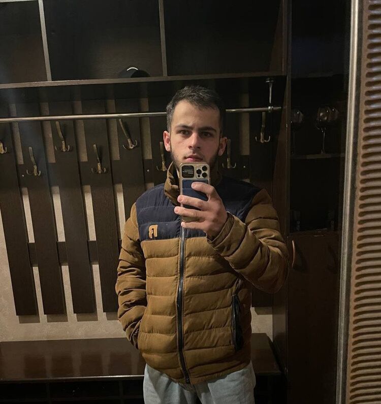  43393604  , 21 ,    