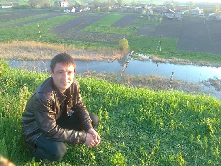  16449784  Alekseii, 35 ,    