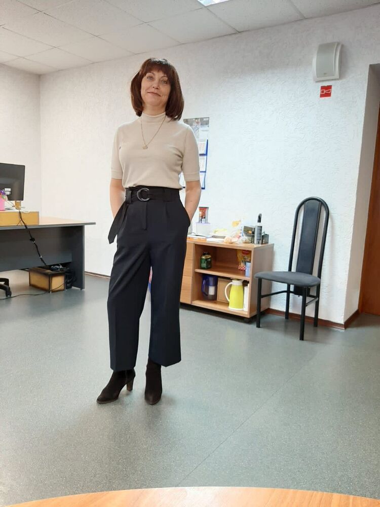  25616104  Elena, 53 ,    