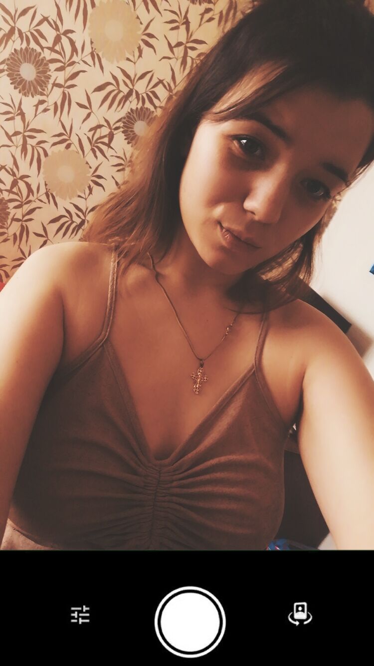  48441674  Nina, 22 ,    