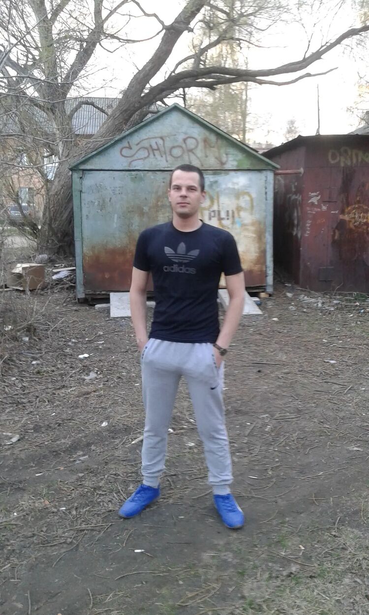  46583454  Denis, 32 ,    