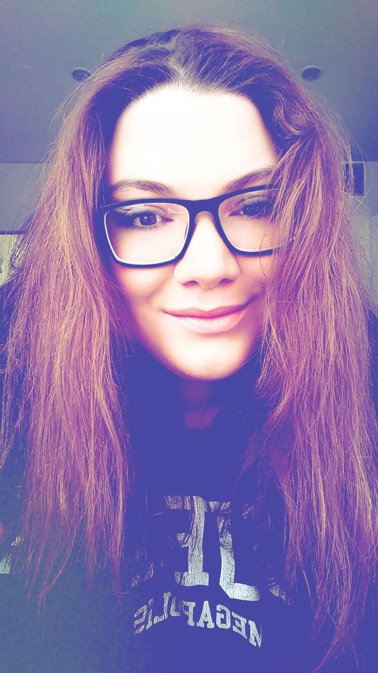  ,   Julia, 30 ,   ,   