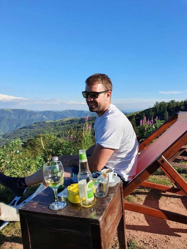 21558344  Branislav, 41 ,    