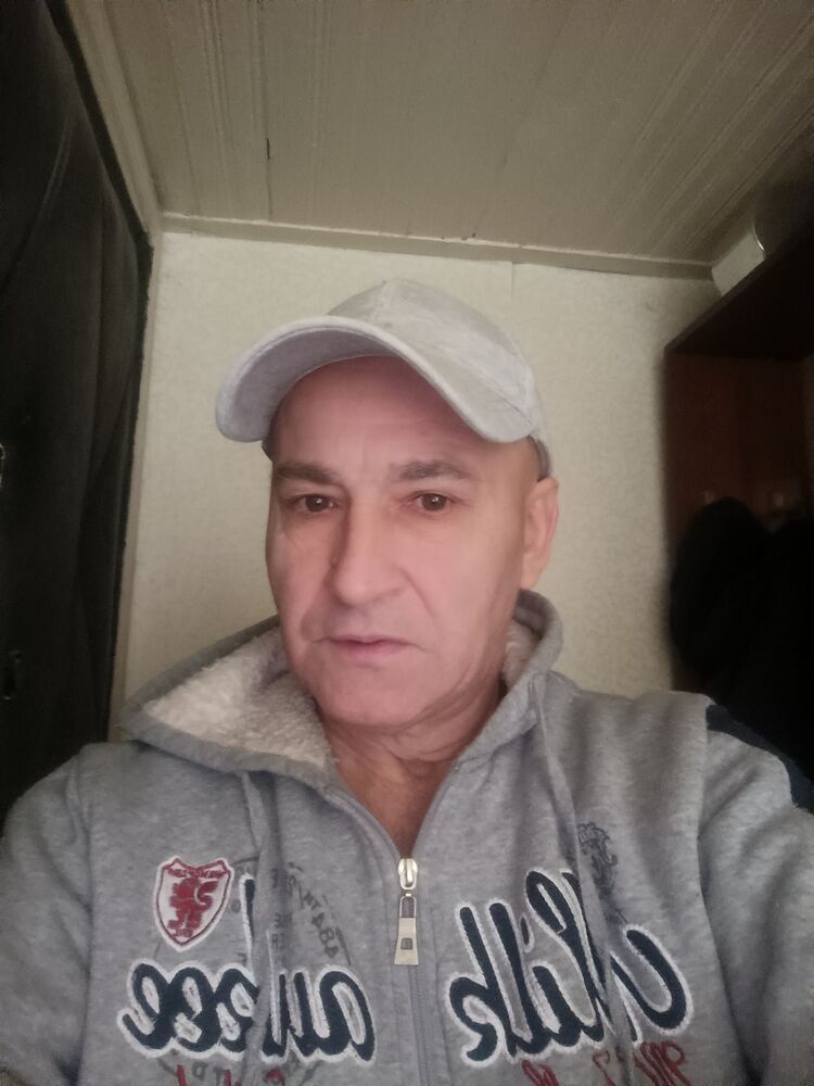  48109044  Oleg, 58 ,    