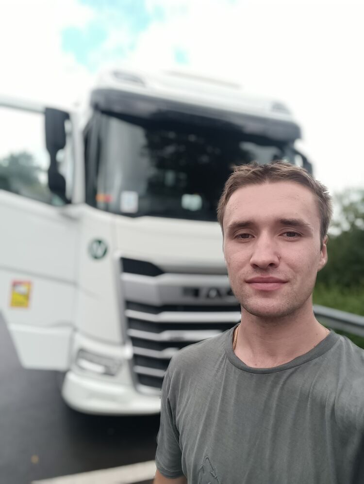  ,   Konstantin, 25 ,   ,   