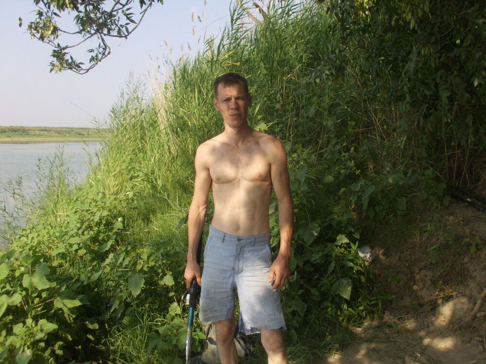  5915664  Ivan, 48 ,    