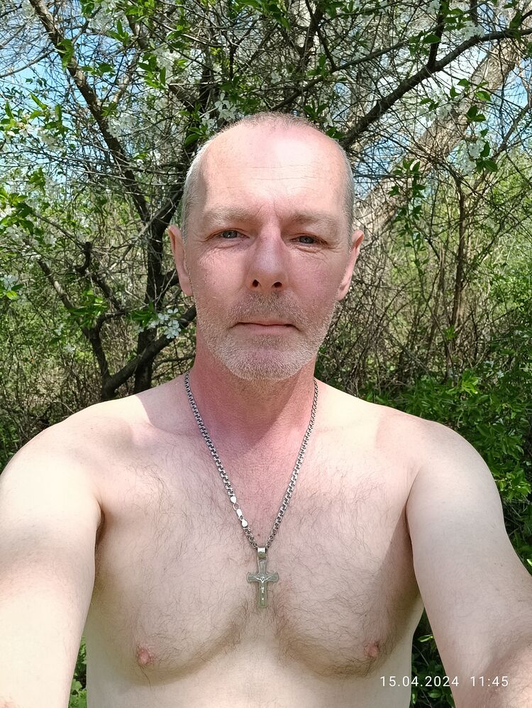  42729024  , 52 ,    