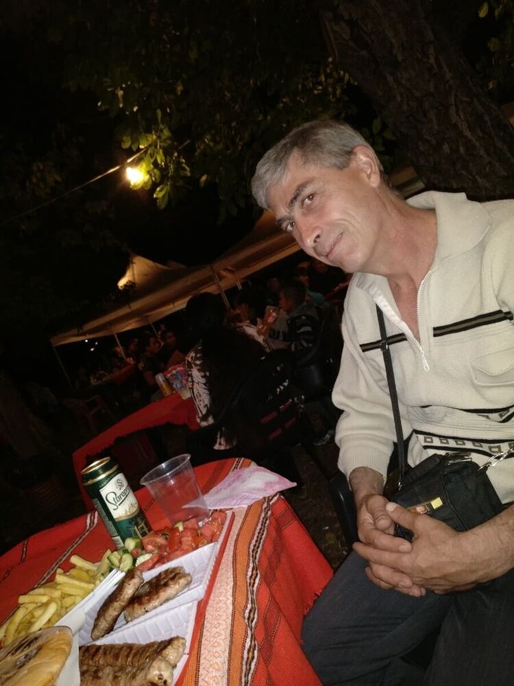  22399774  Rutzi, 51 ,    