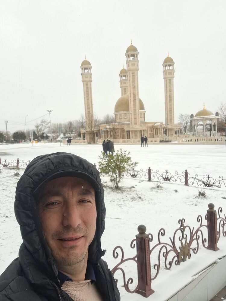  51052054  Alisher, 39 ,    