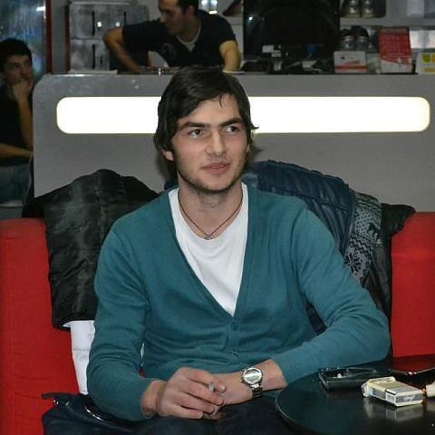  6902084  Irakli, 33 ,    