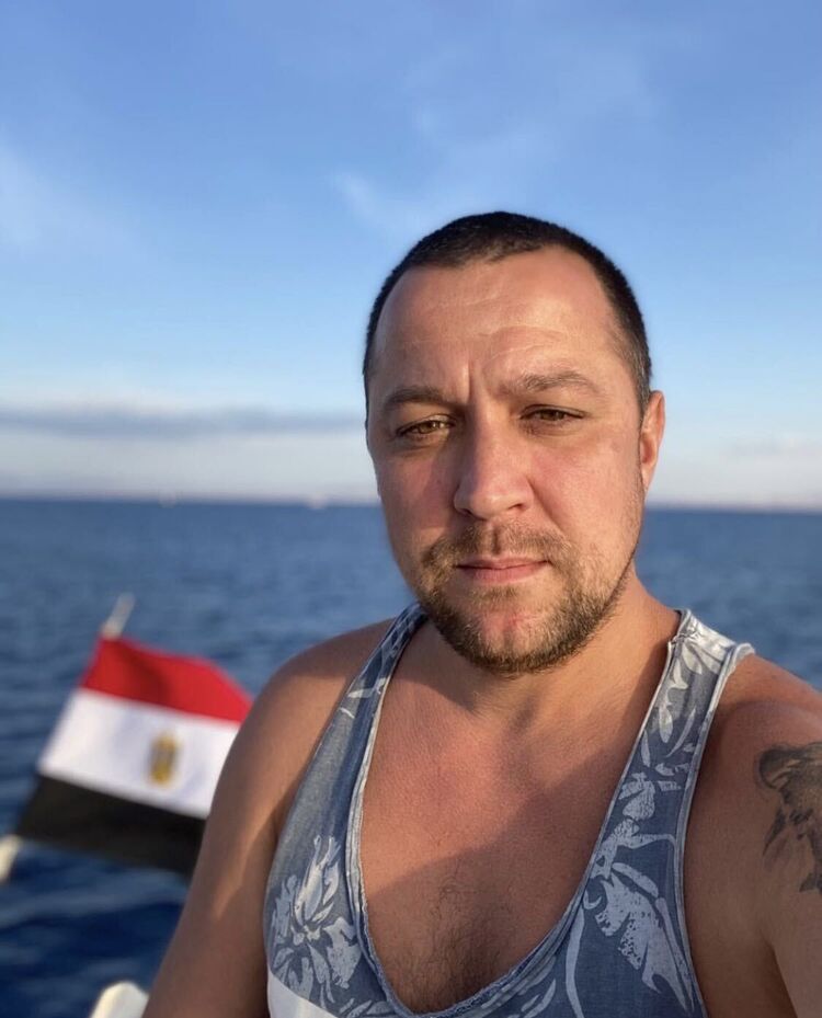  38035424  , 42 ,    