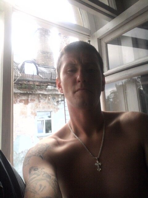  4338764  Aleksander, 42 ,    
