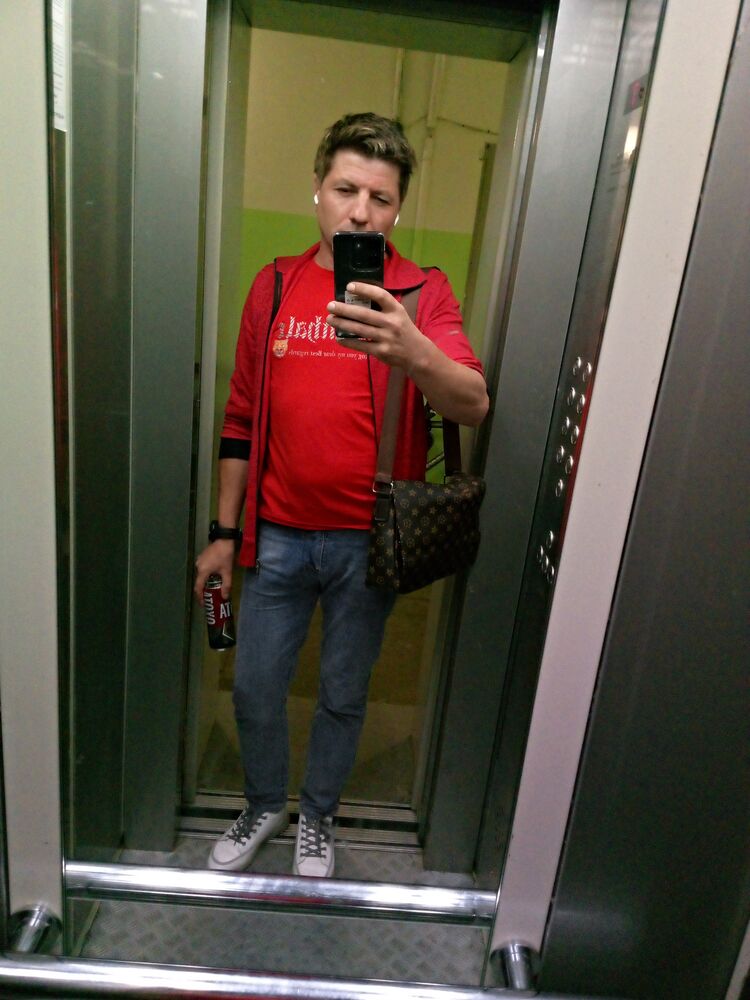  40722784  Niko, 41 ,    