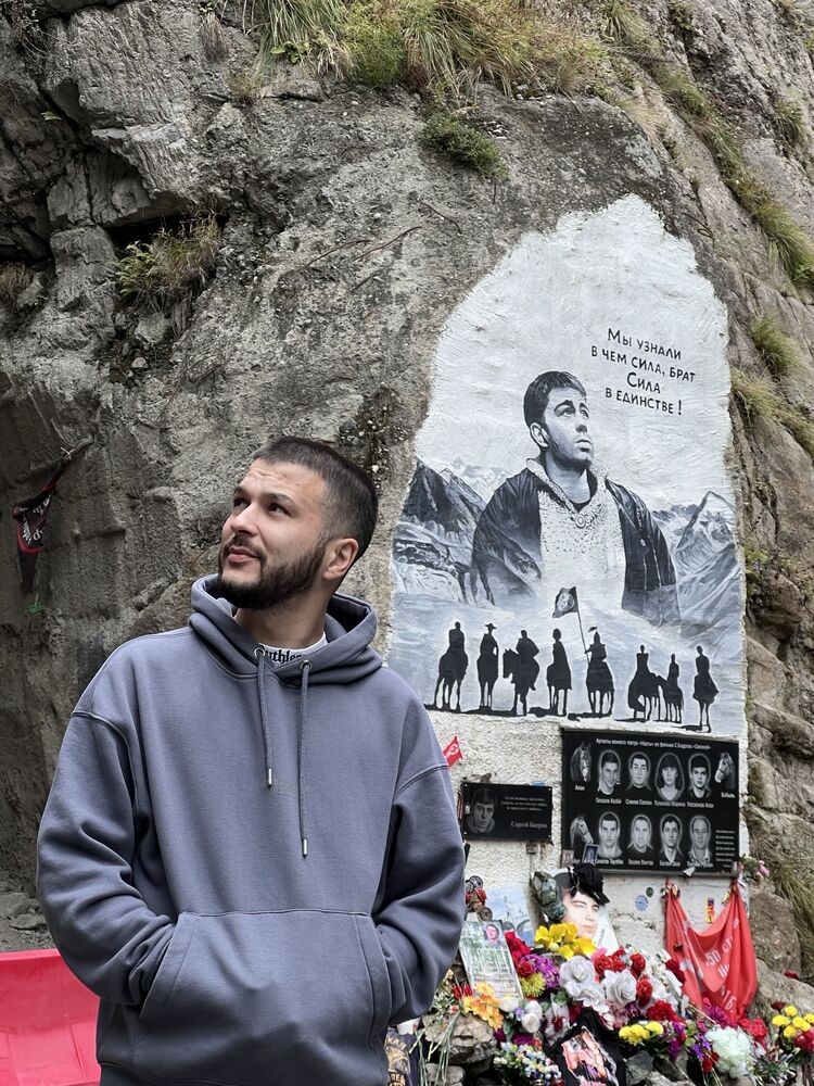  ,   Vladik, 25 ,   ,   , 