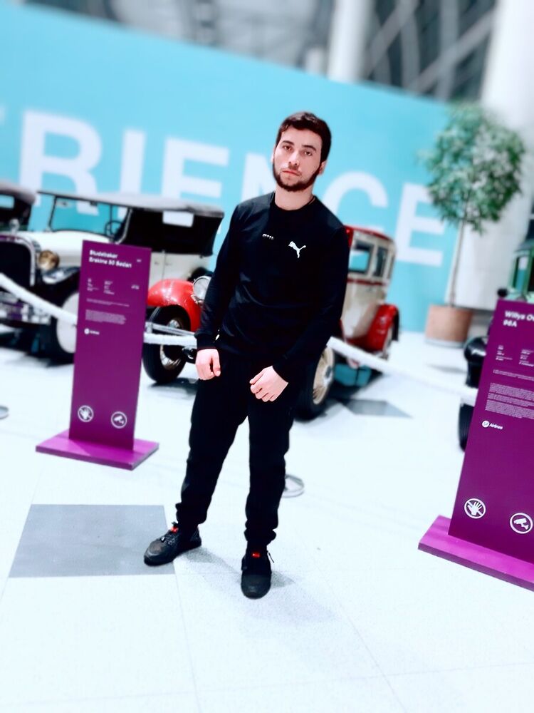  20525794  FARID, 27 ,    