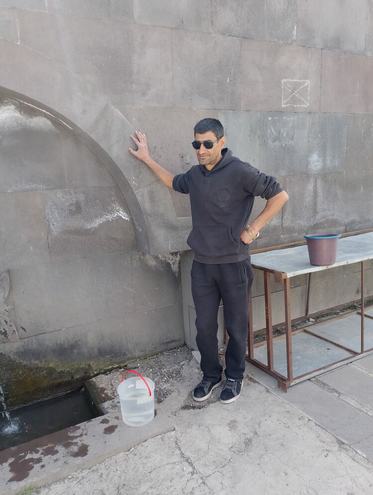  53772004  Roman, 45 ,    