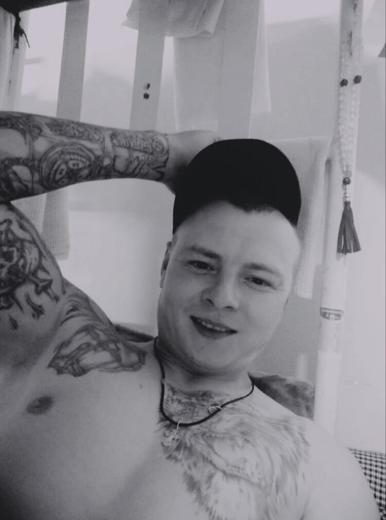  34538384  Vladislav, 29 ,    