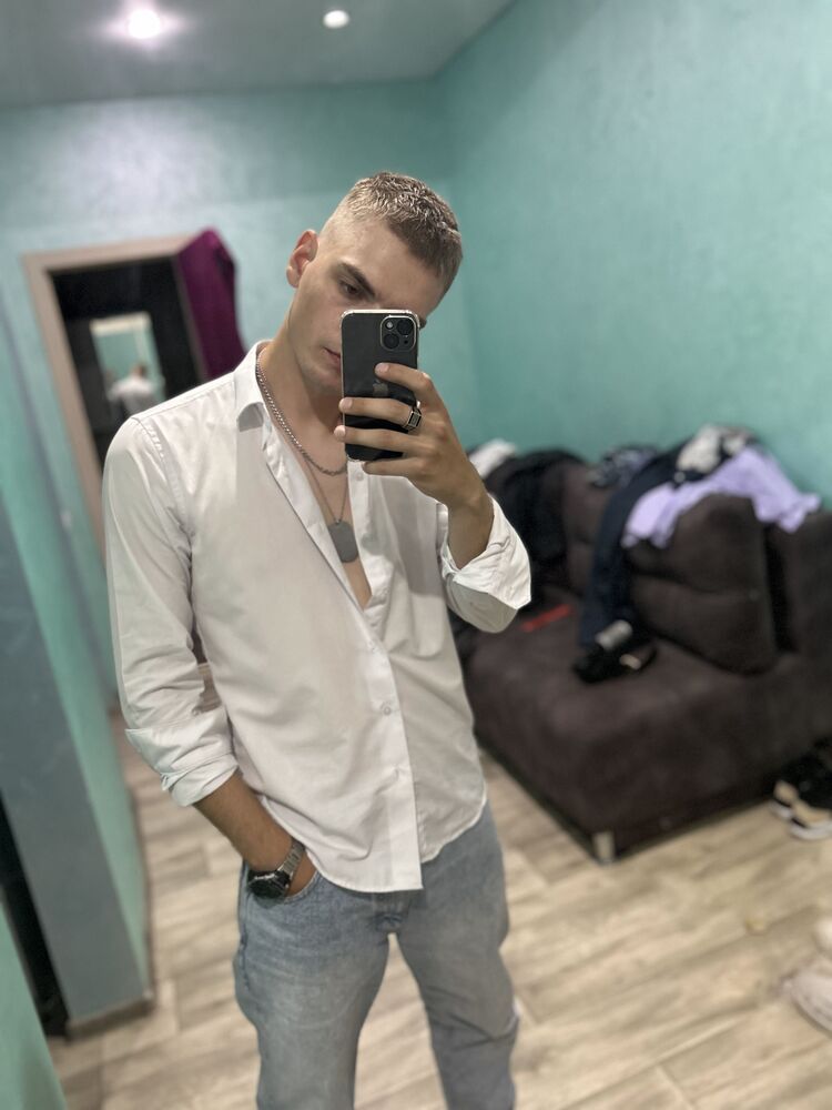  37526414  Ҹ, 22 ,    