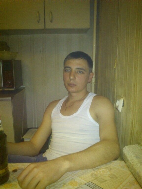  5427664  Oleg, 35 ,    