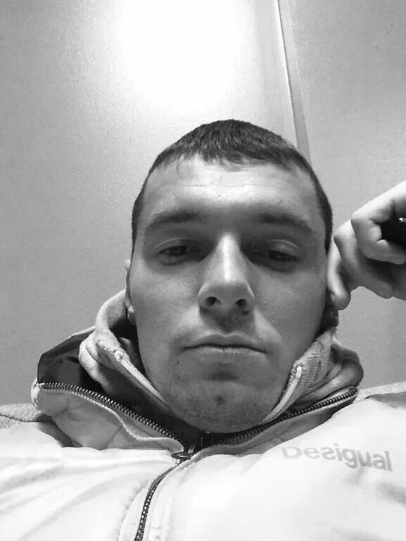  49736184  Vlad, 32 ,    