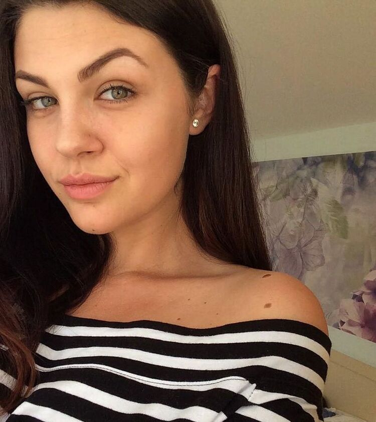  46933234  Mihaela, 32 ,    