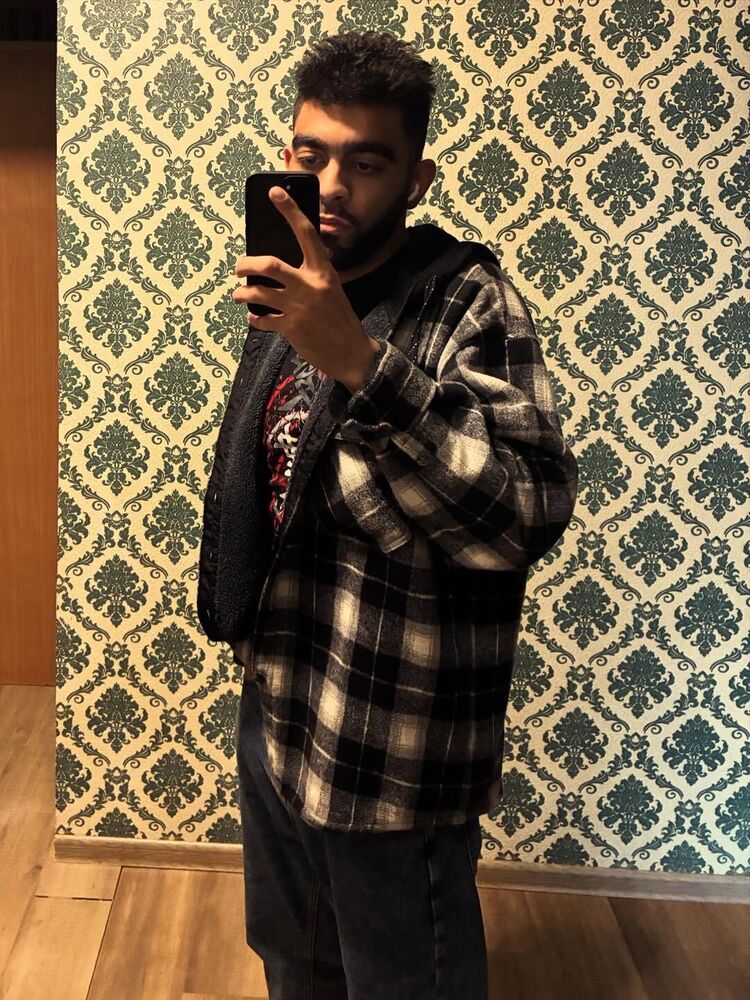  54075614  Huseyn, 24 ,    -