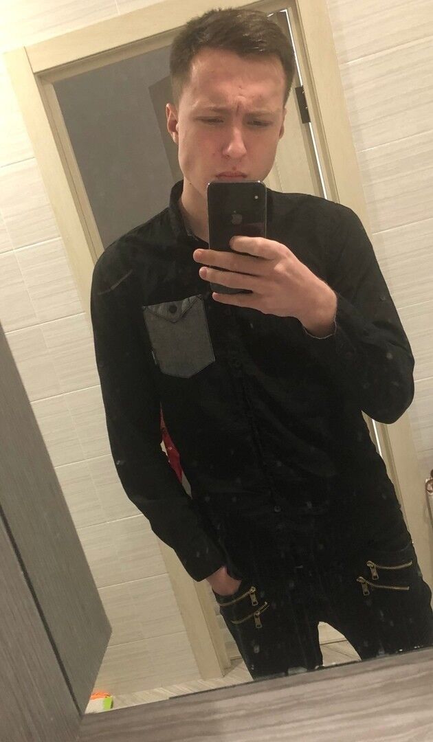  ,   Andrey, 26 ,  