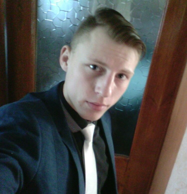  ,   Alex, 27 ,   