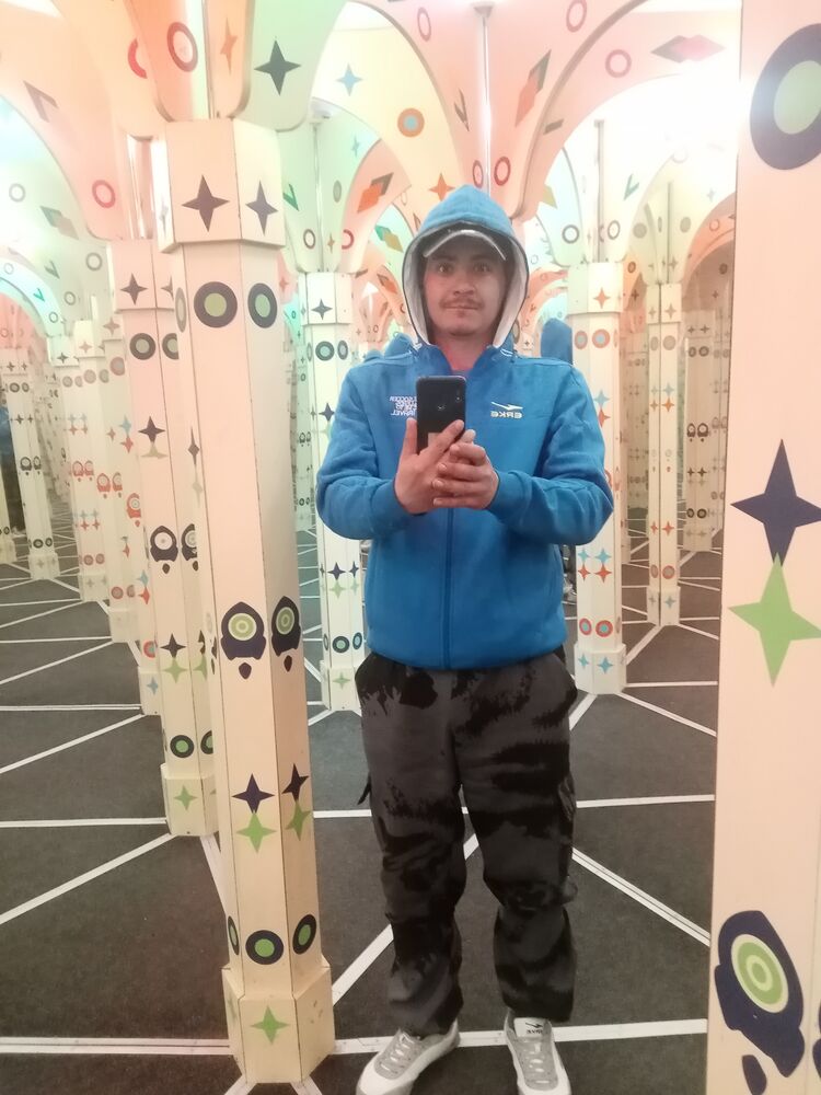  ,   Daniil, 32 ,     , c 