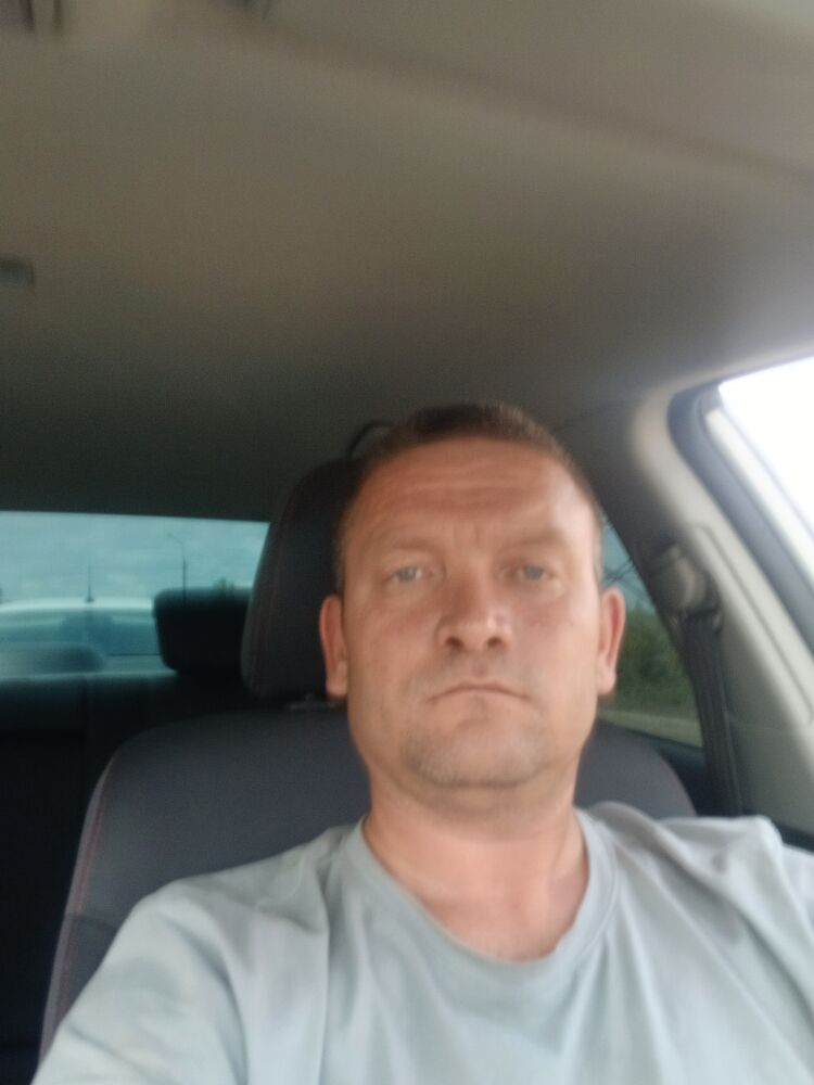  52316264  Igor, 40 ,    