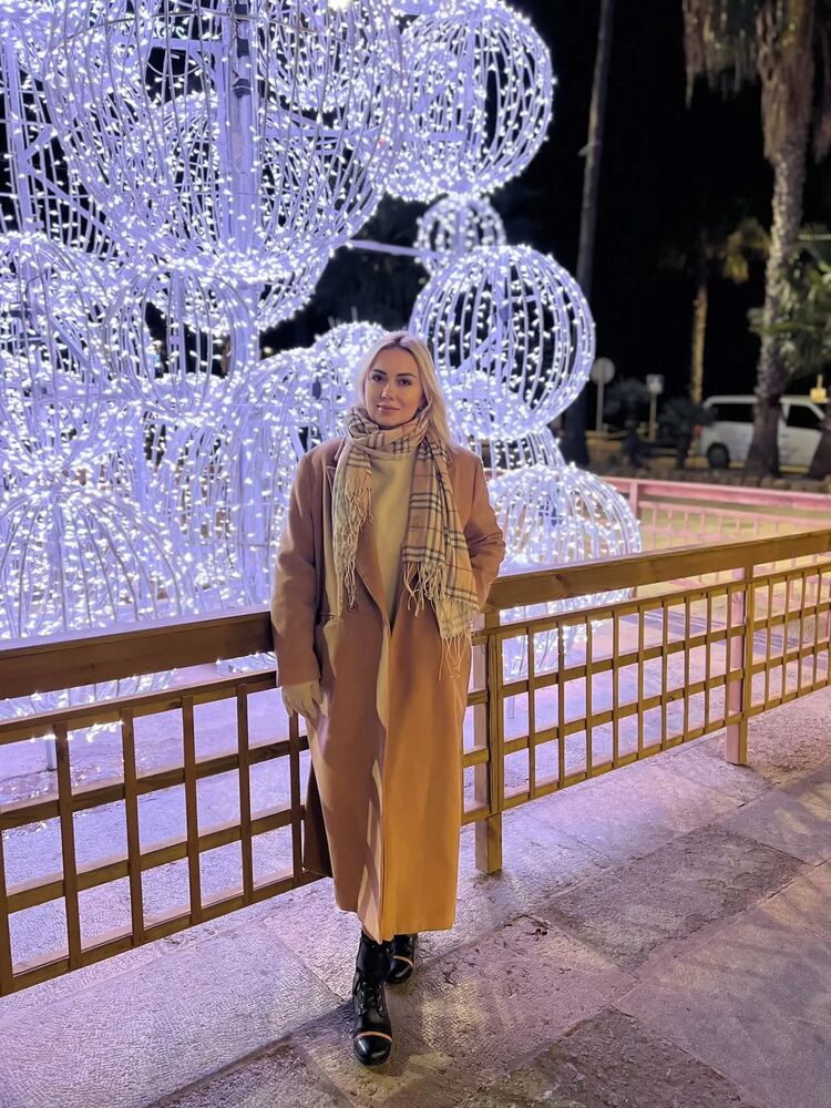  Barcelona,   Viktoria, 42 ,   ,   